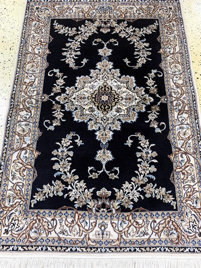 27070855d - Nain fein, Persien, Ende 20.Jhd, Korkwolle mit Seide, ca. 146 x 100 cm, EHZ: 2, ...