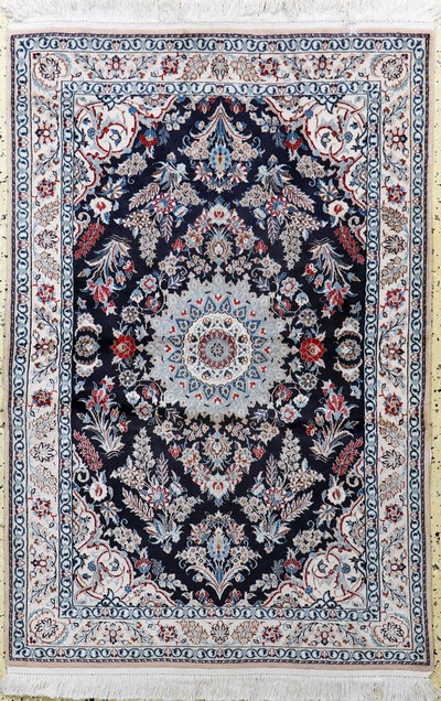 Image Nain fein(6 La), Persien, Ende 20.Jhd, Korkwolle mit Seide, ca. 136 x 91 cm, ca. 1,0 ...