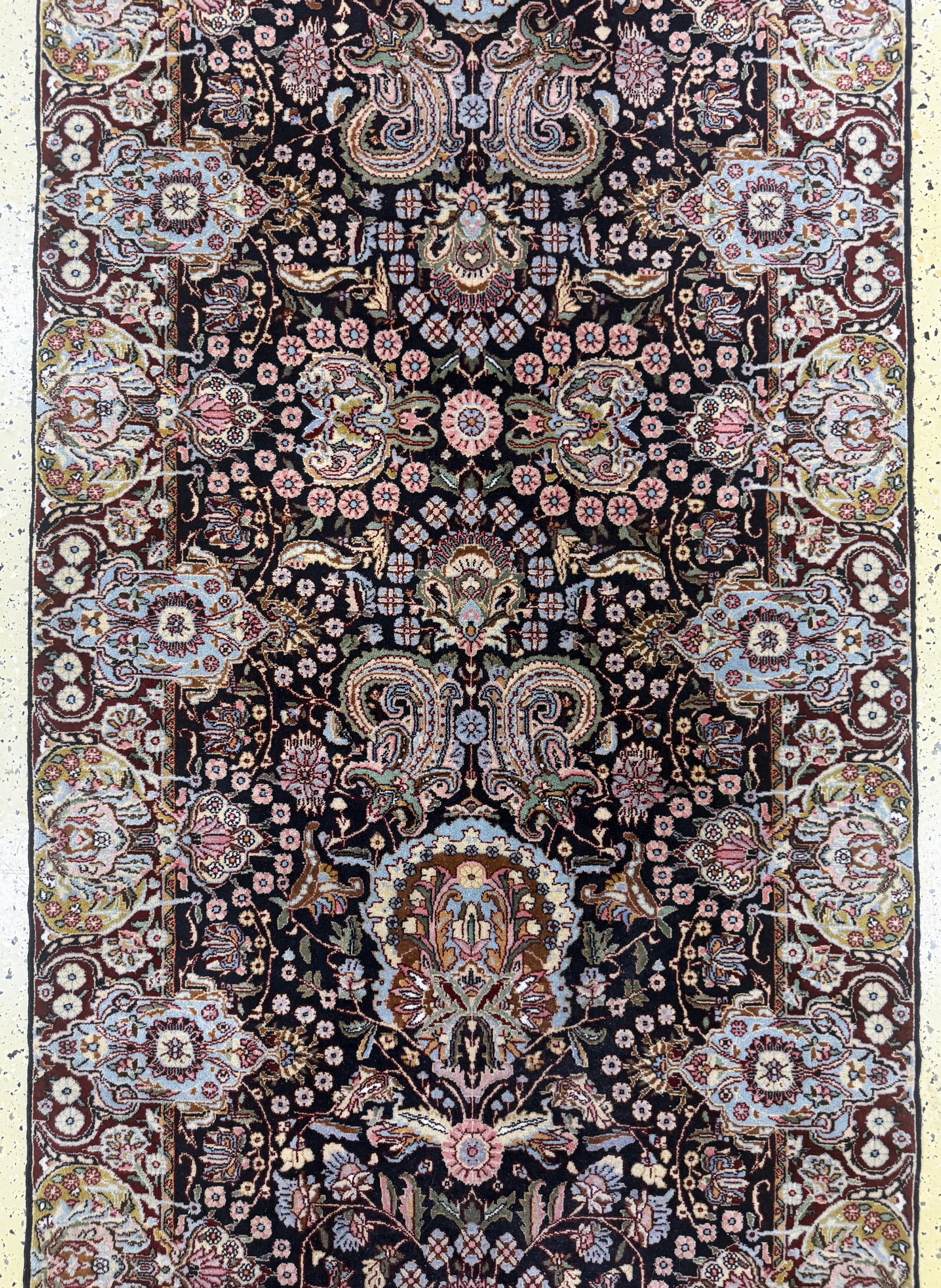 Detail c: Kerman fein, Persien, Ende 20.Jhd, Korkwolle auf Baumwolle, ca. 392 x 102 cm, EHZ: 2