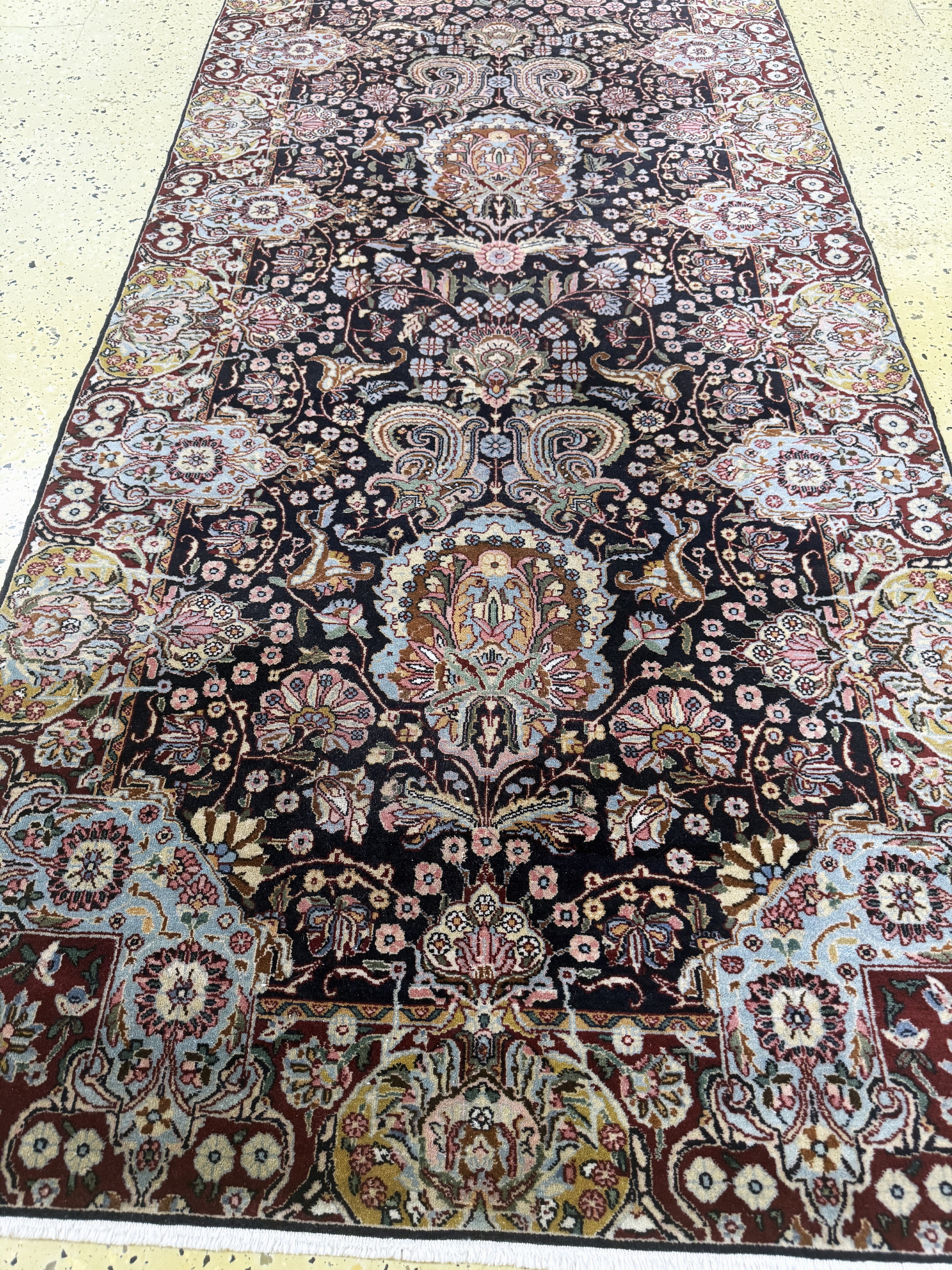 Detail f: Kerman fein, Persien, Ende 20.Jhd, Korkwolle auf Baumwolle, ca. 392 x 102 cm, EHZ: 2