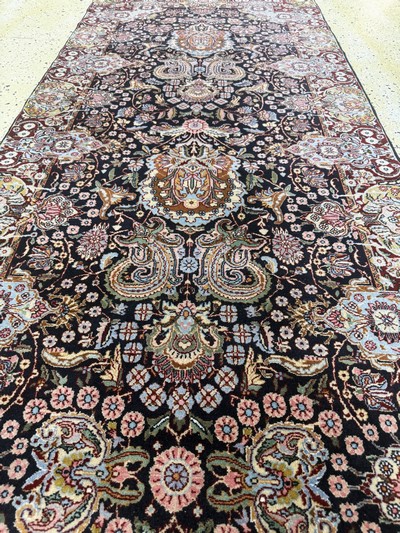 27071087e - Kerman fein, Persien, Ende 20.Jhd, Korkwolle auf Baumwolle, ca. 392 x 102 cm, EHZ: 2 ...