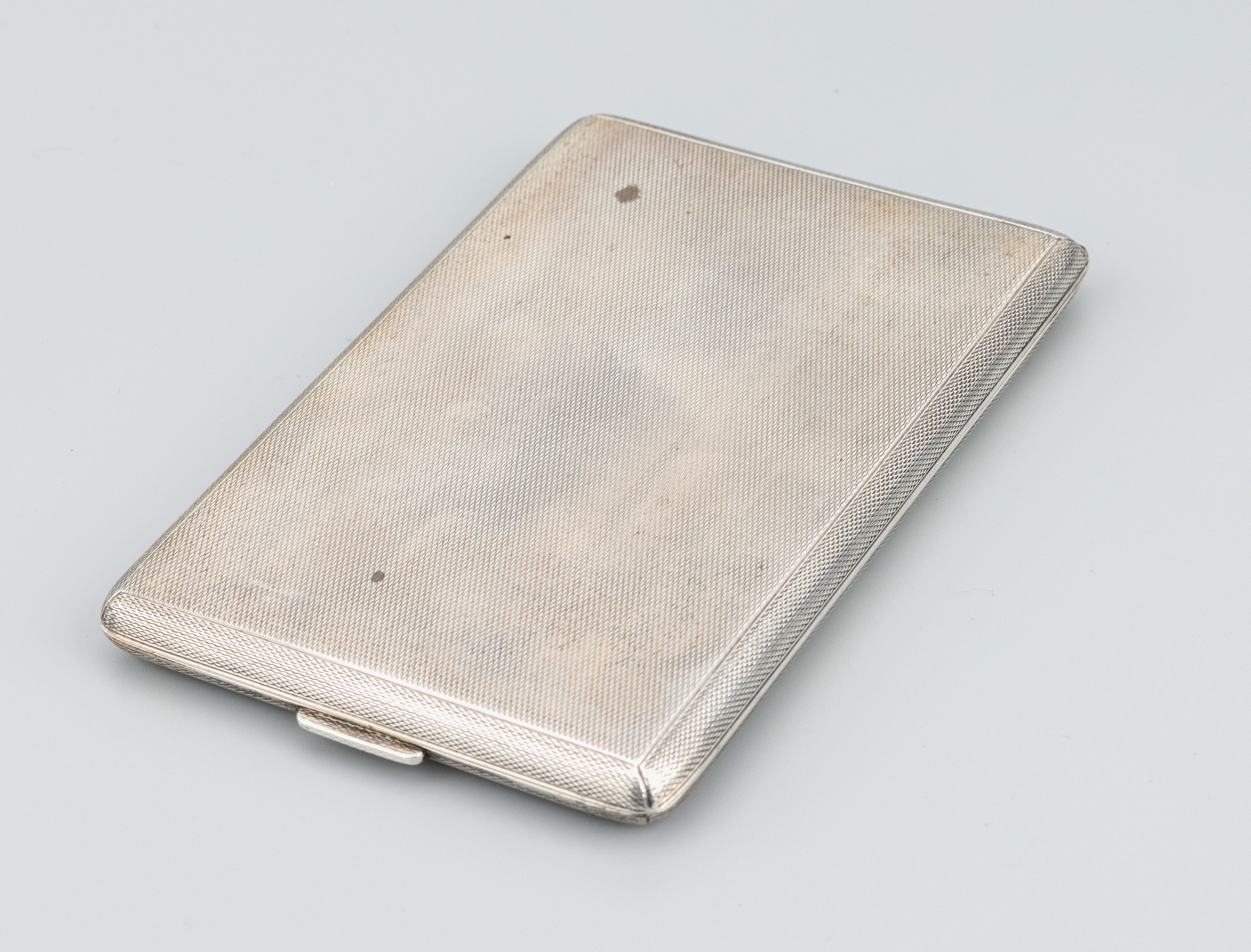 Image 27071198 - Zigarettenetui, 925er Silber, Oberfläche guillochiert, ca. 12.5 x 8.3 cm, innen ...