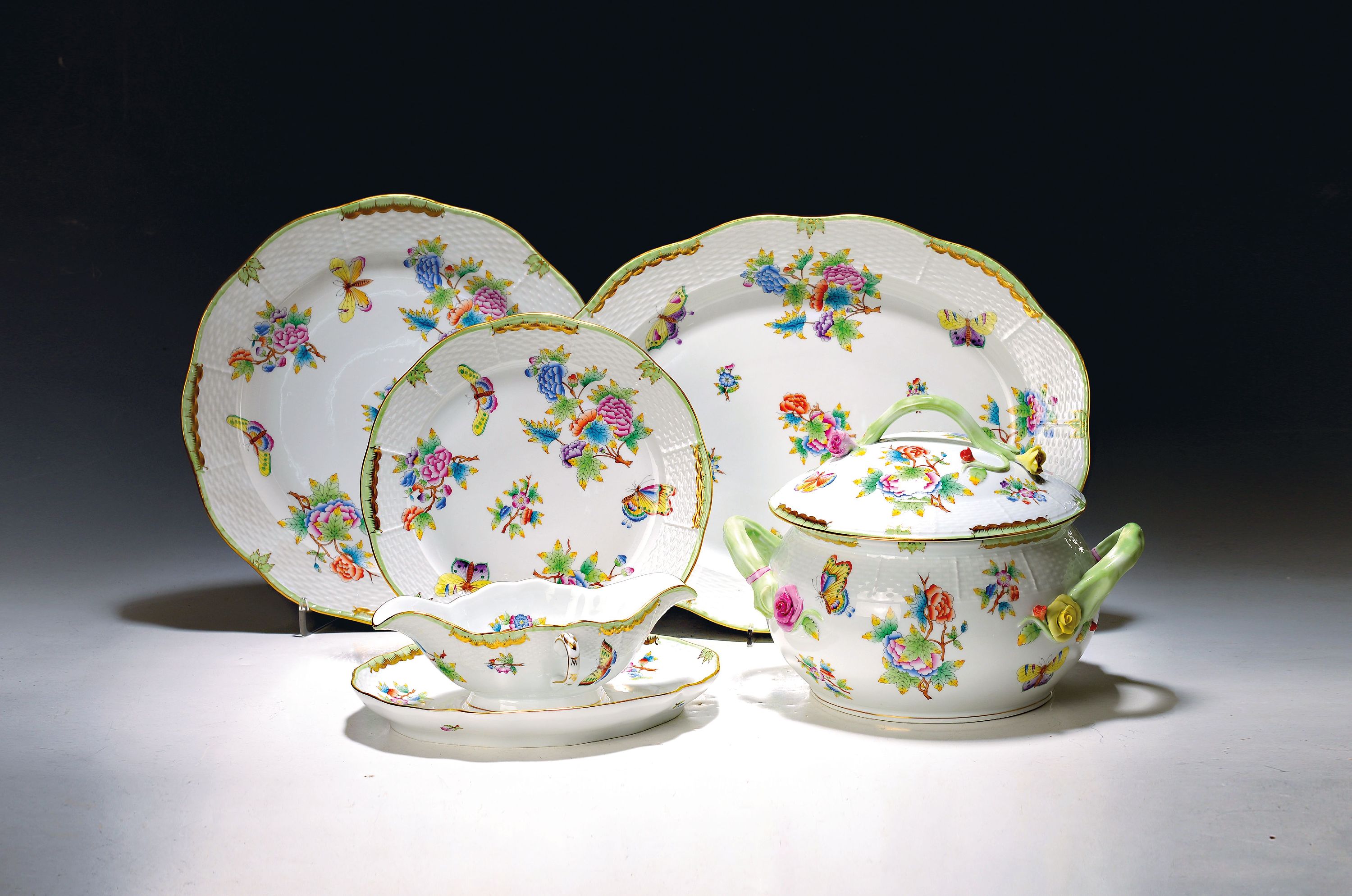 Image 27071199 - Umfangreiches Tafelservice, Herend, Viktoria, 12 Speiseteller flach, 12 Suppenteller, ...