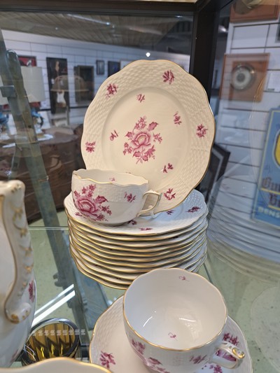 27071136e - Coffee service, Herend, 20th century, lotus flower, for twelve people, coffee pot, sugar ...