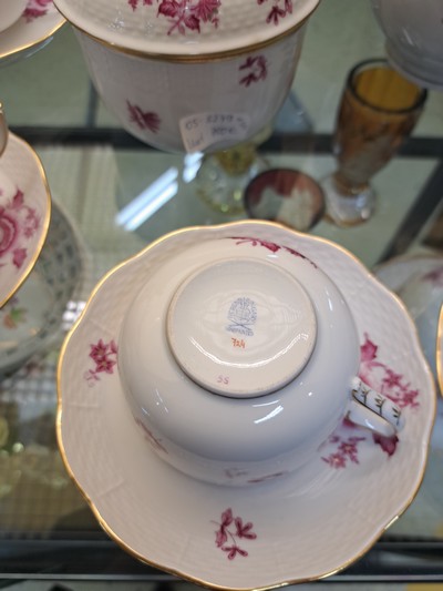 27071136f - Coffee service, Herend, 20th century, lotus flower, for twelve people, coffee pot, sugar ...
