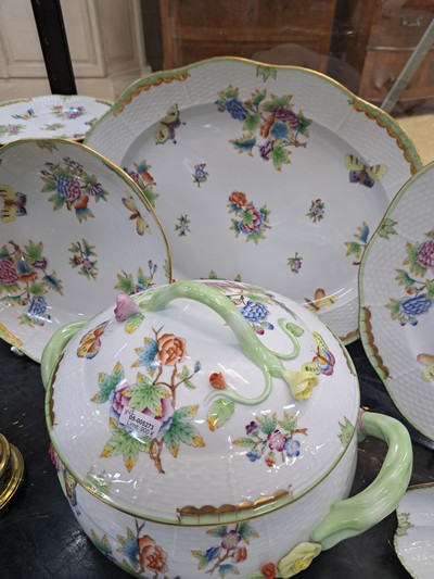 27071199d - Umfangreiches Tafelservice, Herend, Viktoria, 12 Speiseteller flach, 12 Suppenteller, ...