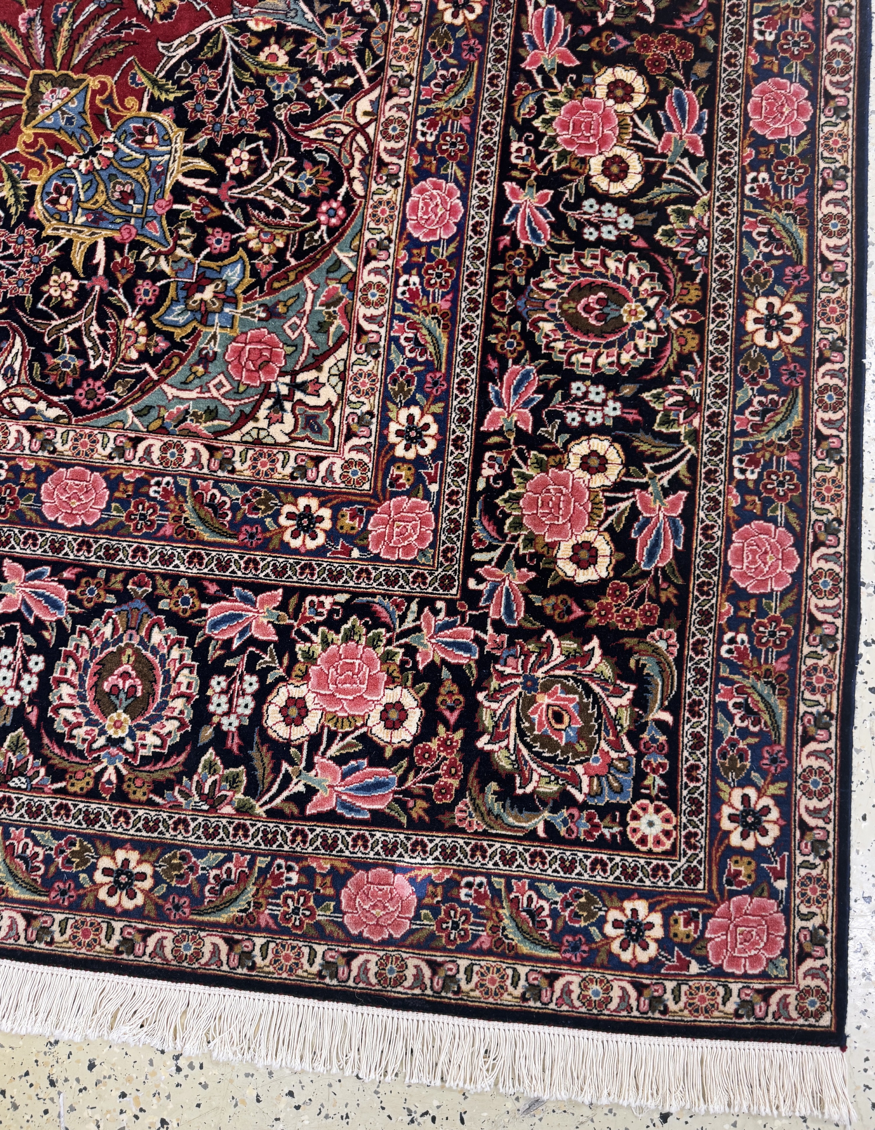 Detail a: Keschan Kork fein, Persien, Anfang 20.Jhd, Korkwolle auf Baumwolle, ca. 430 x 312 cm, EHZ: 2, (kleine Restaurierung), Fransen erneuert.