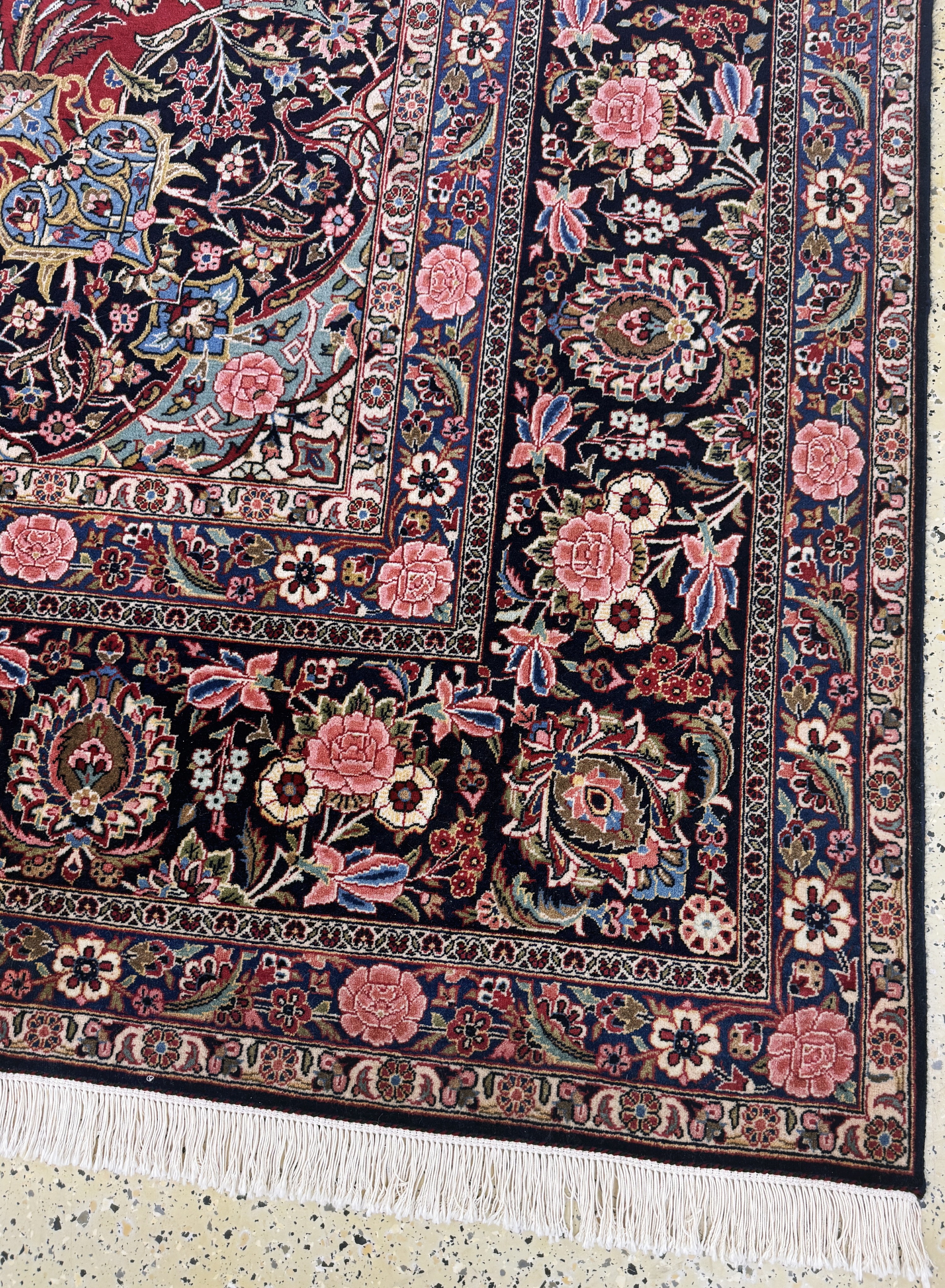 Detail g: Keschan Kork fein, Persien, Anfang 20.Jhd, Korkwolle auf Baumwolle, ca. 430 x 312 cm, EHZ: 2, (kleine Restaurierung), Fransen erneuert.