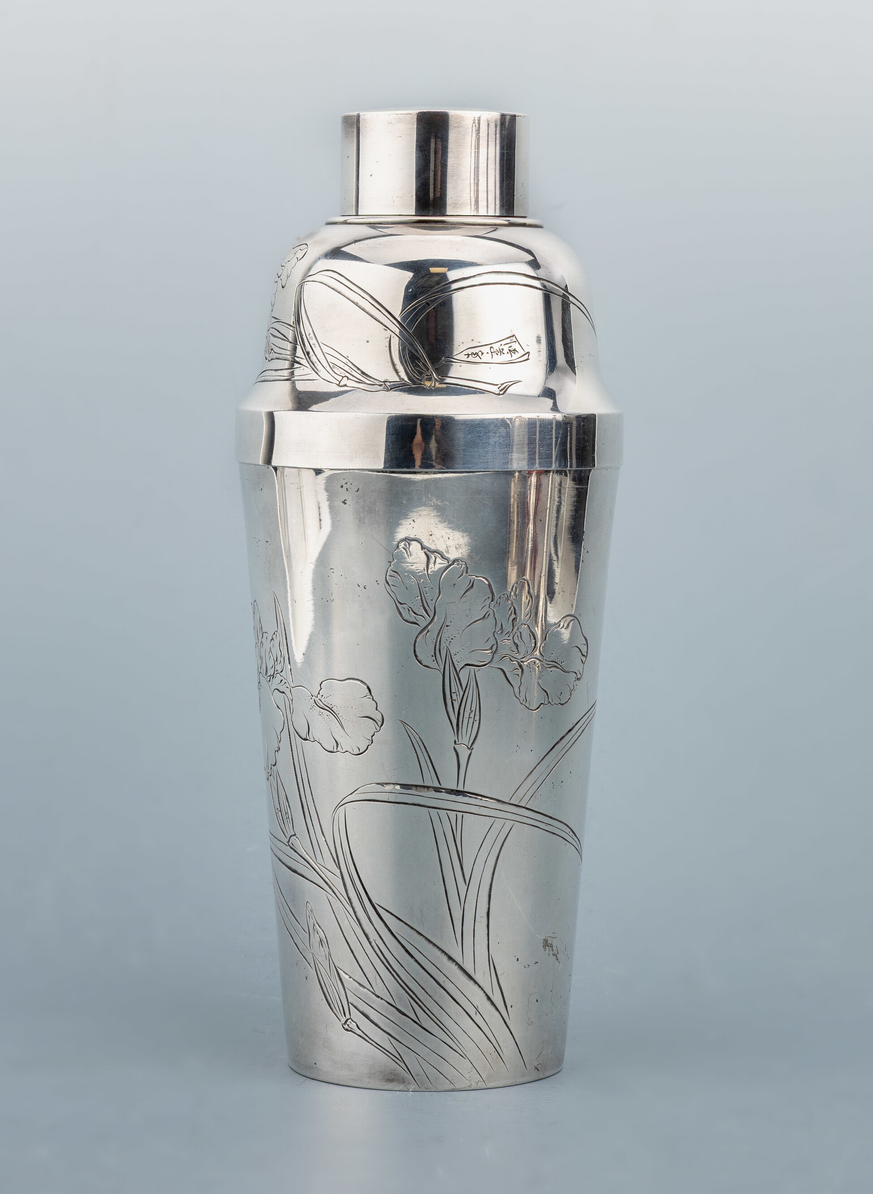 Image 27071223 - Cocktailshaker, Japan, wohl 1950-80, Feinsilber, konische Grundform, grav. ...
