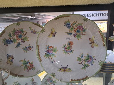 27071210e - 6 Teller, Kerzenleuchter und Platte, Herend, Viktoria, Porzellan, 6 flache Speiseteller, ...