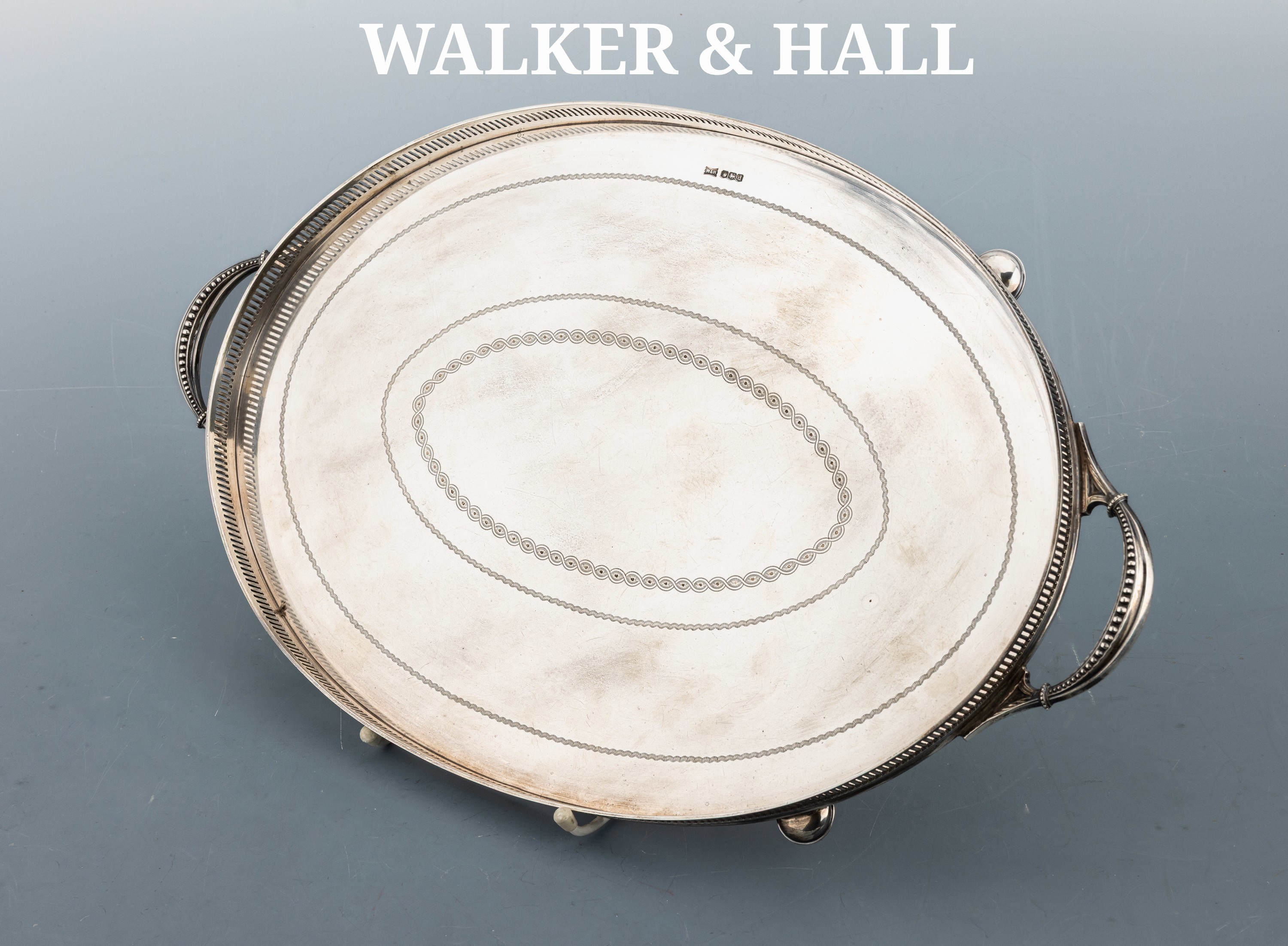 Image 27071582 - WALKER & HALL Silbertablett, England, Sheffield, 1921, 925er Silber, ovale Grundform, ...