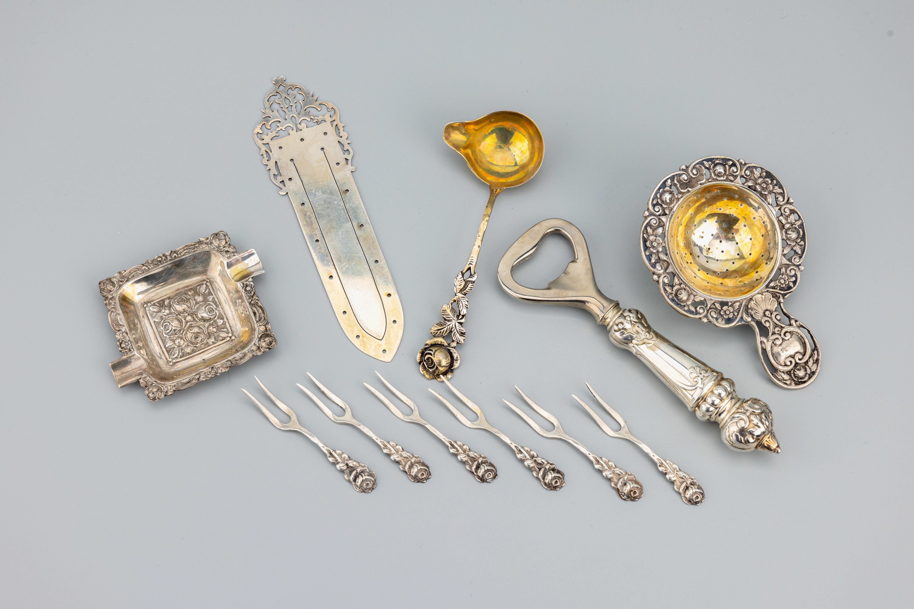 Image 27071592 - Konvolut div. Silberteile, 800er Silber, versch. Dekore, Zeiten und Hersteller, best. ...