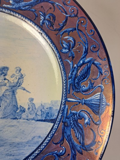 27071598l - Fayenceteller, Italien, 19. Jh., mit umlaufenden Renaissancedekor staffiert, lüstriert, ...