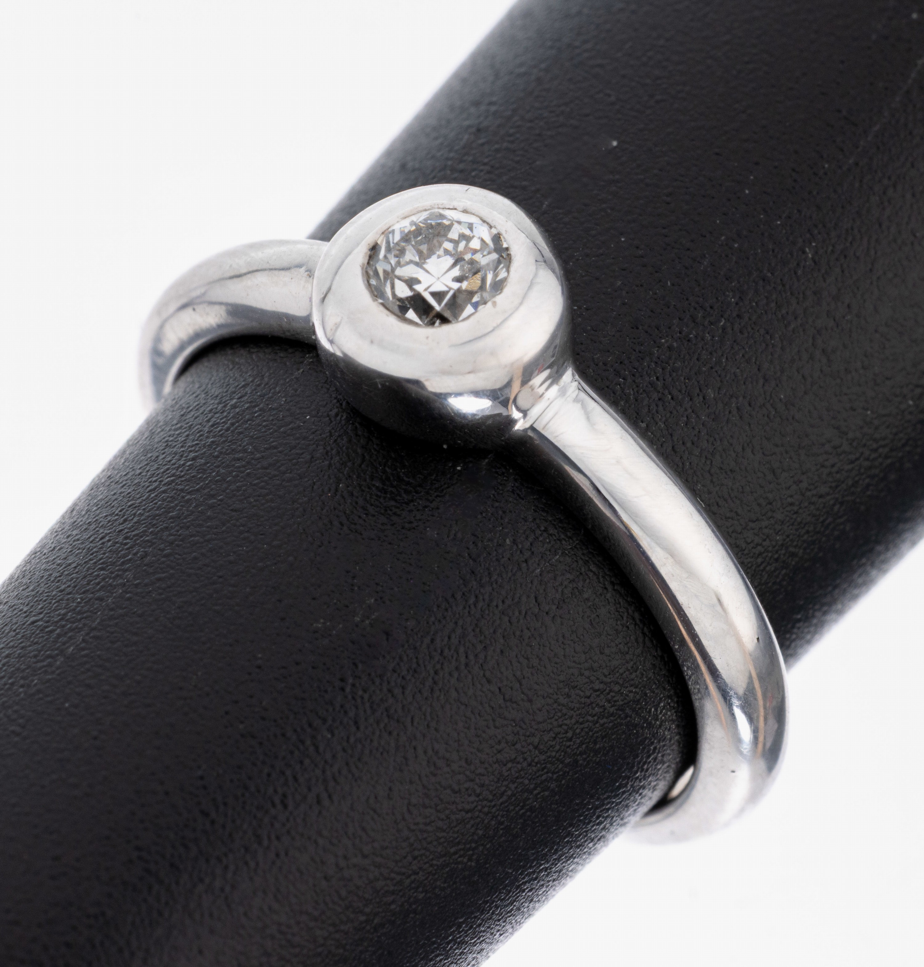 Image 27071614 - 18 kt Gold Diamant-Ring, WG 750/000 gepr., Altschliff-Diamant ca. 0.20 ct Weiß/vs, RW ...