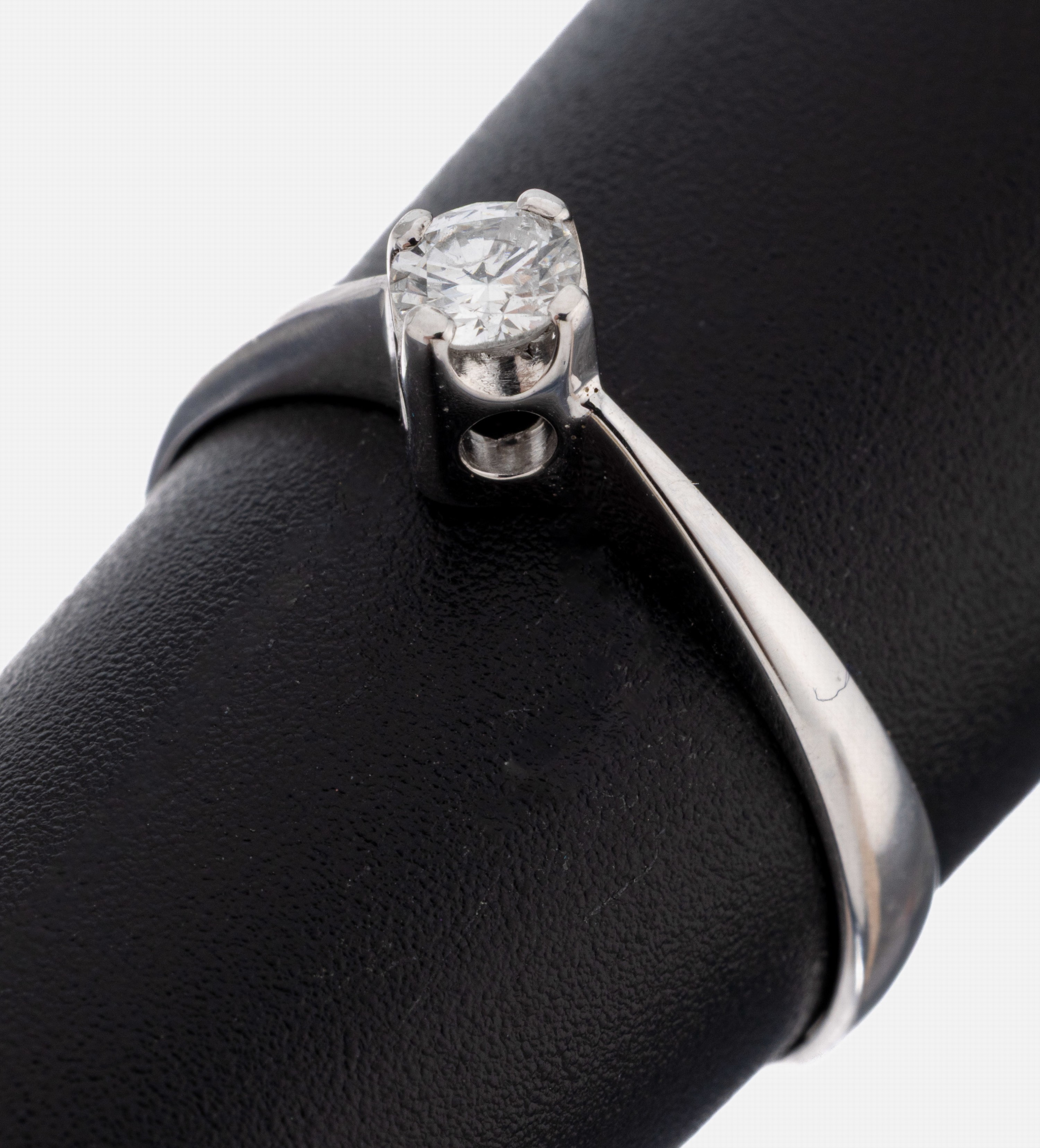 Image 27071618 - 18 kt Gold Brillant-Ring, WG 750/000, gepr., Brillant ca. 0.18 ct Weiß/p1, RW 53, ca. ...