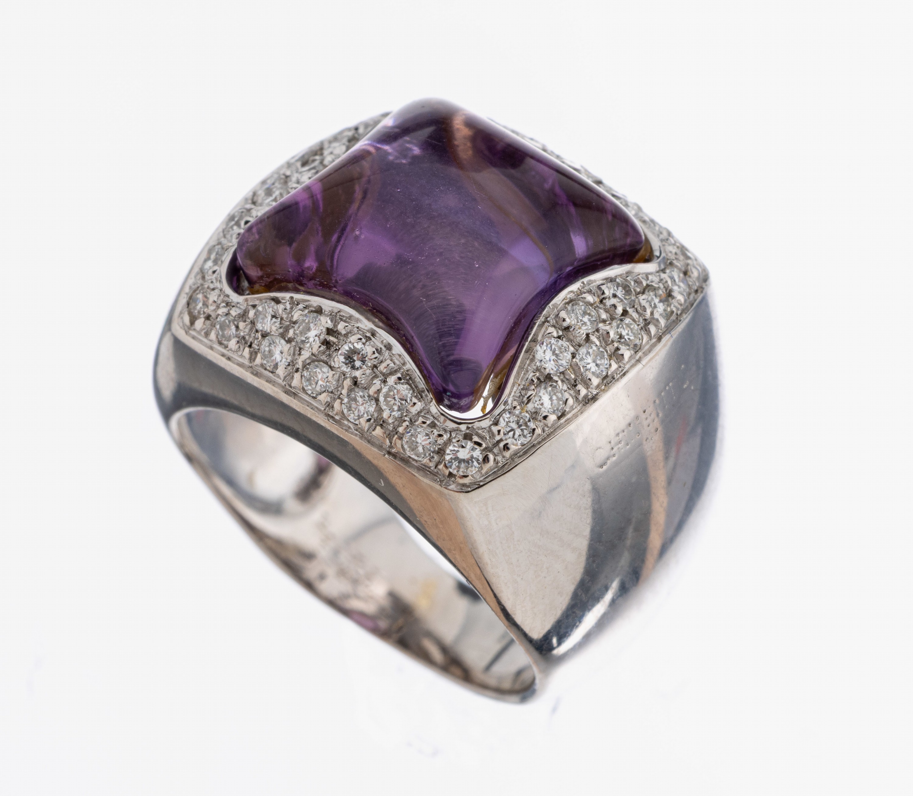 Image 27071624 - 18 kt Gold Amethyst-Brillant-Ring, WG 750/000 gepr., Amethyst-Cabochon im ...