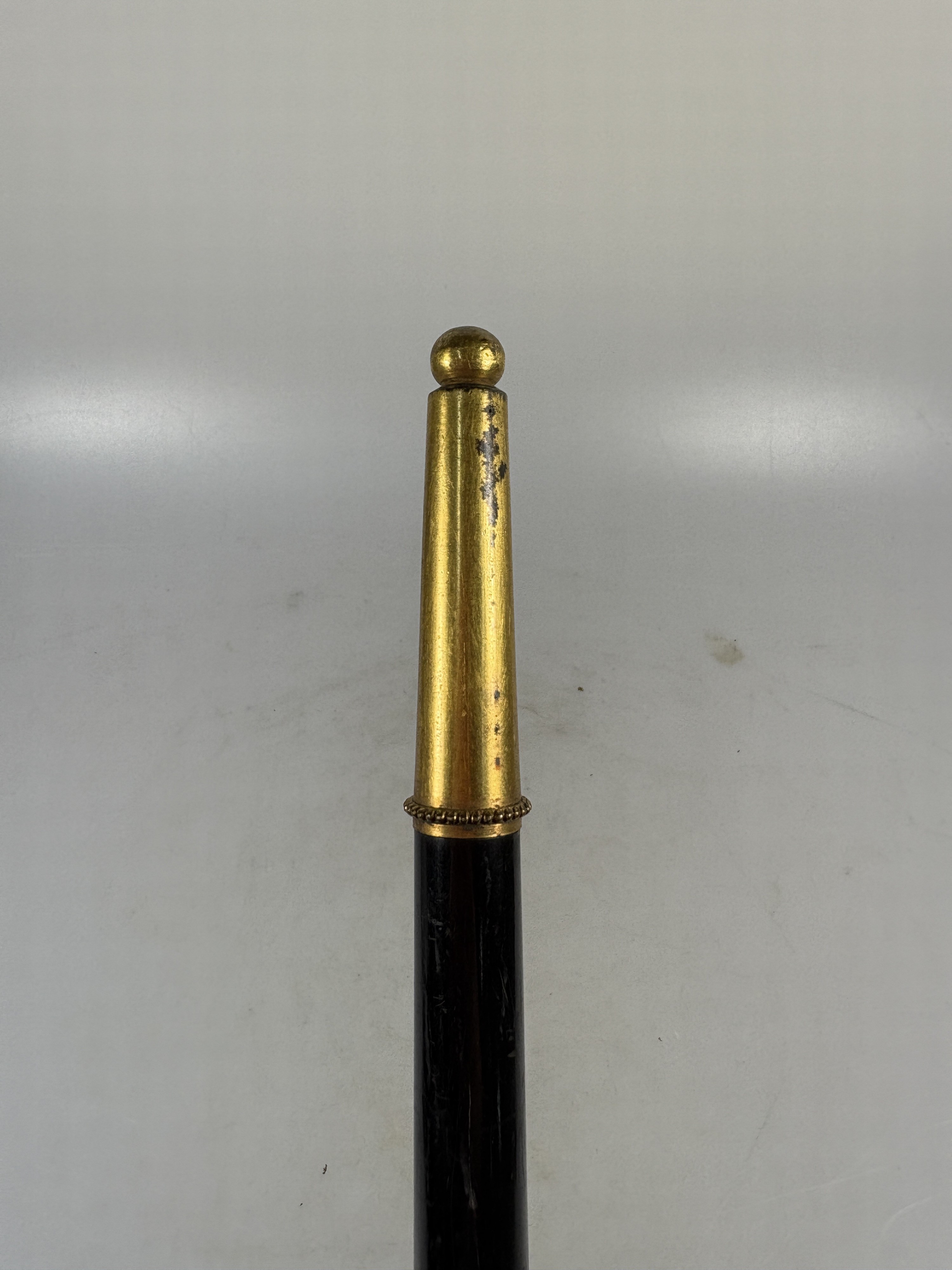Detail i: Paradestock/Flanierstock, Nachlass von der Mülbe, Kaiserreich, Sy & Wagner, Berlin, Stutzenknauf aus Gold (säuregeprüft), aufgelegtes Adleremblem ...