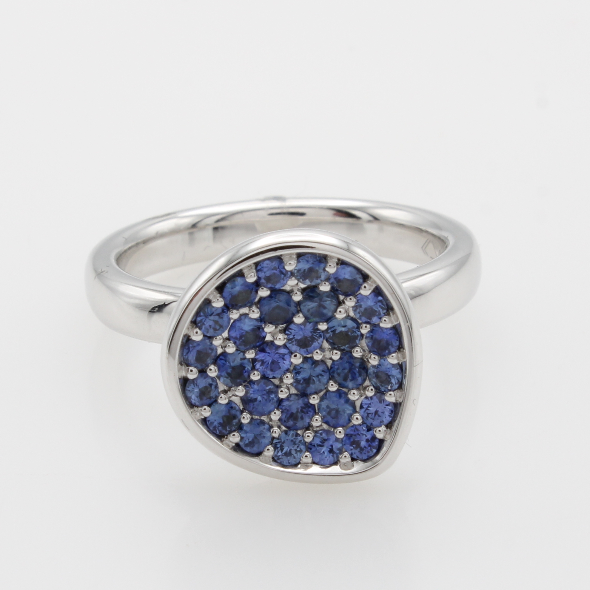 Image 27071722 - Ring mit Saphiren, WG 750/000, 28 blaue Saphire zus. ca. 0.82 ct, RW ca. 54 ...