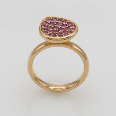 27071745a - Ring mit Saphiren, WG 750/000, 28 pinkfarb. Saphire zus. ca. 0.78 ct, RW ca. 54 ...
