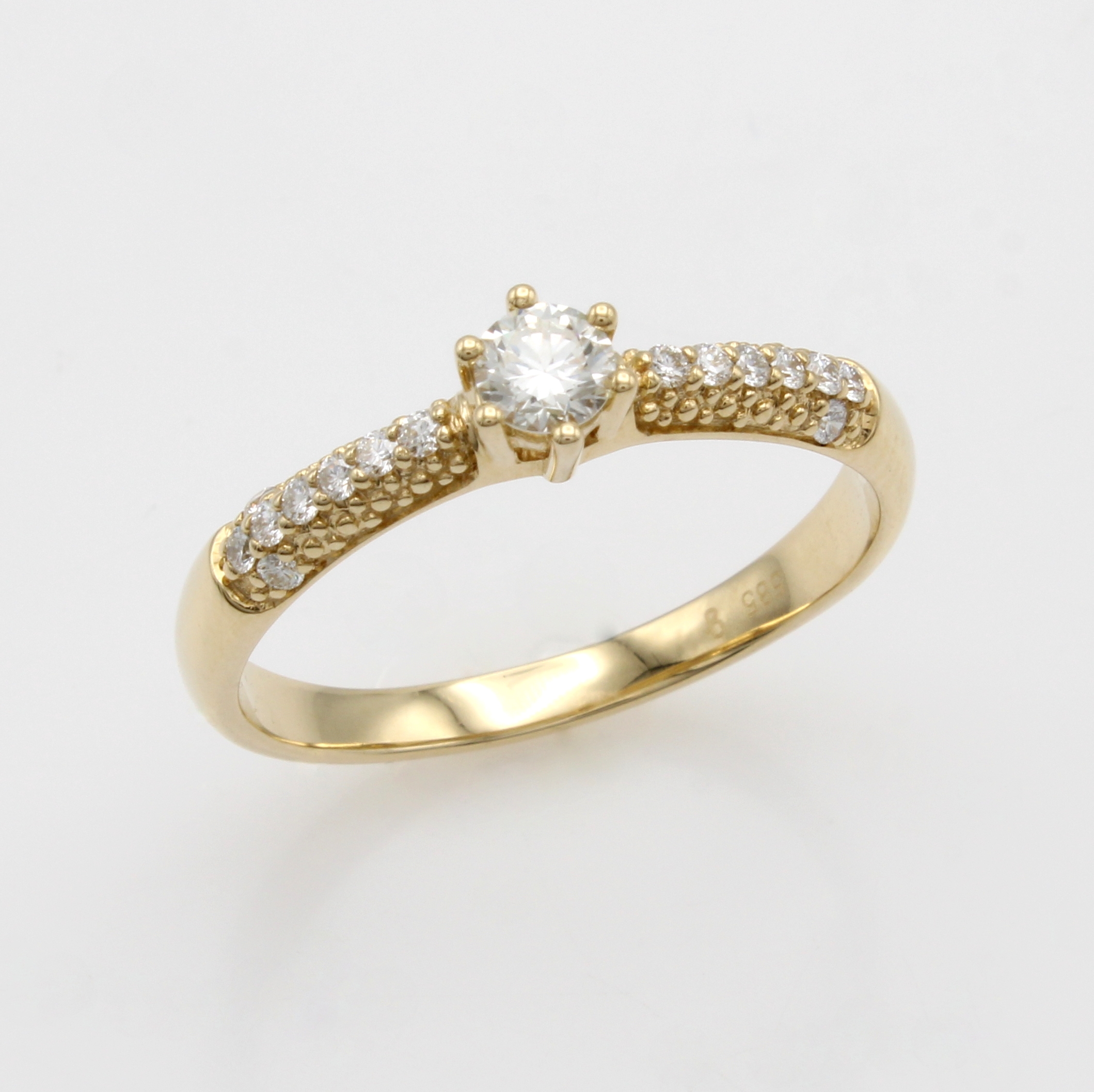 Image 27071845 - Ring mit Brillanten, GG 585/000, Solitär in Krappenfassung u. Besatzbrill. in ...