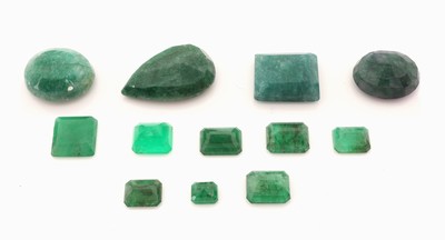 27071874a - Lot 12 lose facett. Smaragde, zus. ca. 68.75 ct, versch. Schliffformen, Größen und ...