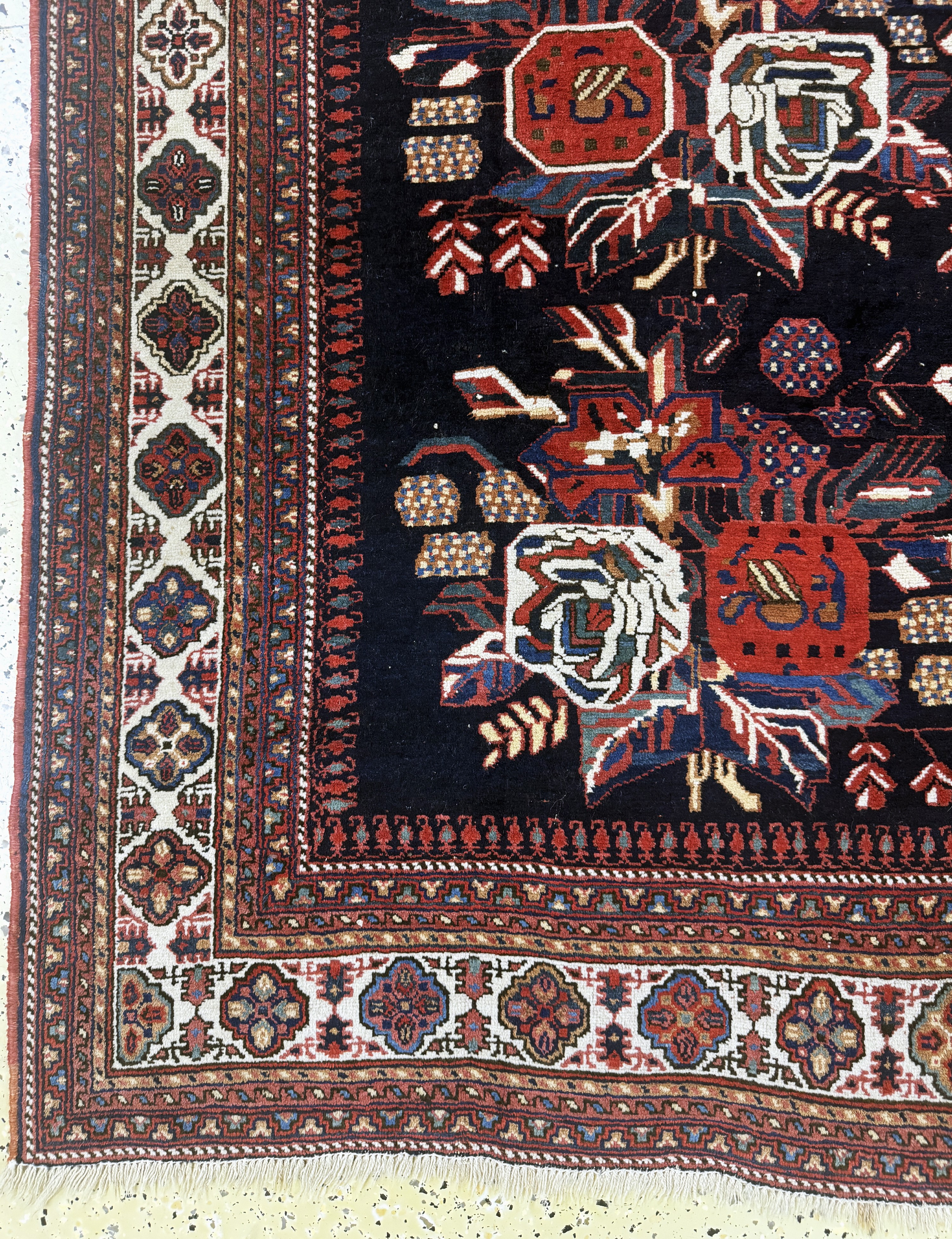 Detail b: Afshar antik, Persien, Anfang 20.Jhd., Wolle auf Baumwolle, ca. 216 x 165 cm, EHZ: 2-3