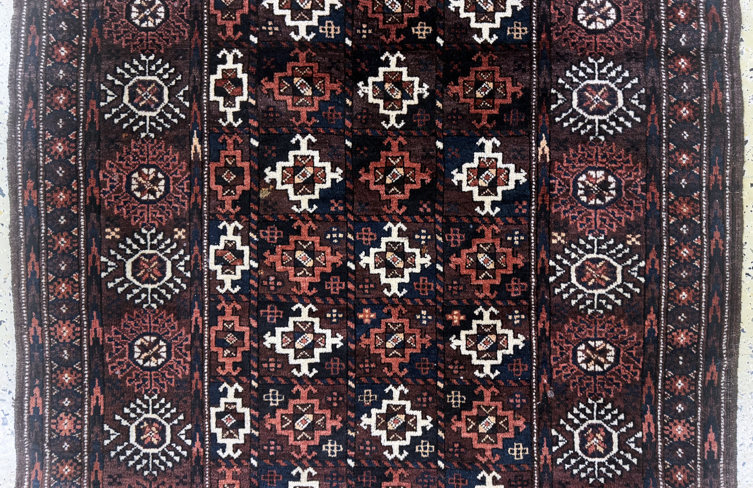 Detail b: Belutsch alt, Persien, Anfang 20.Jhd., Wolle auf Wolle, ca. 219 x 109 cm, EHZ: 2, restauriert