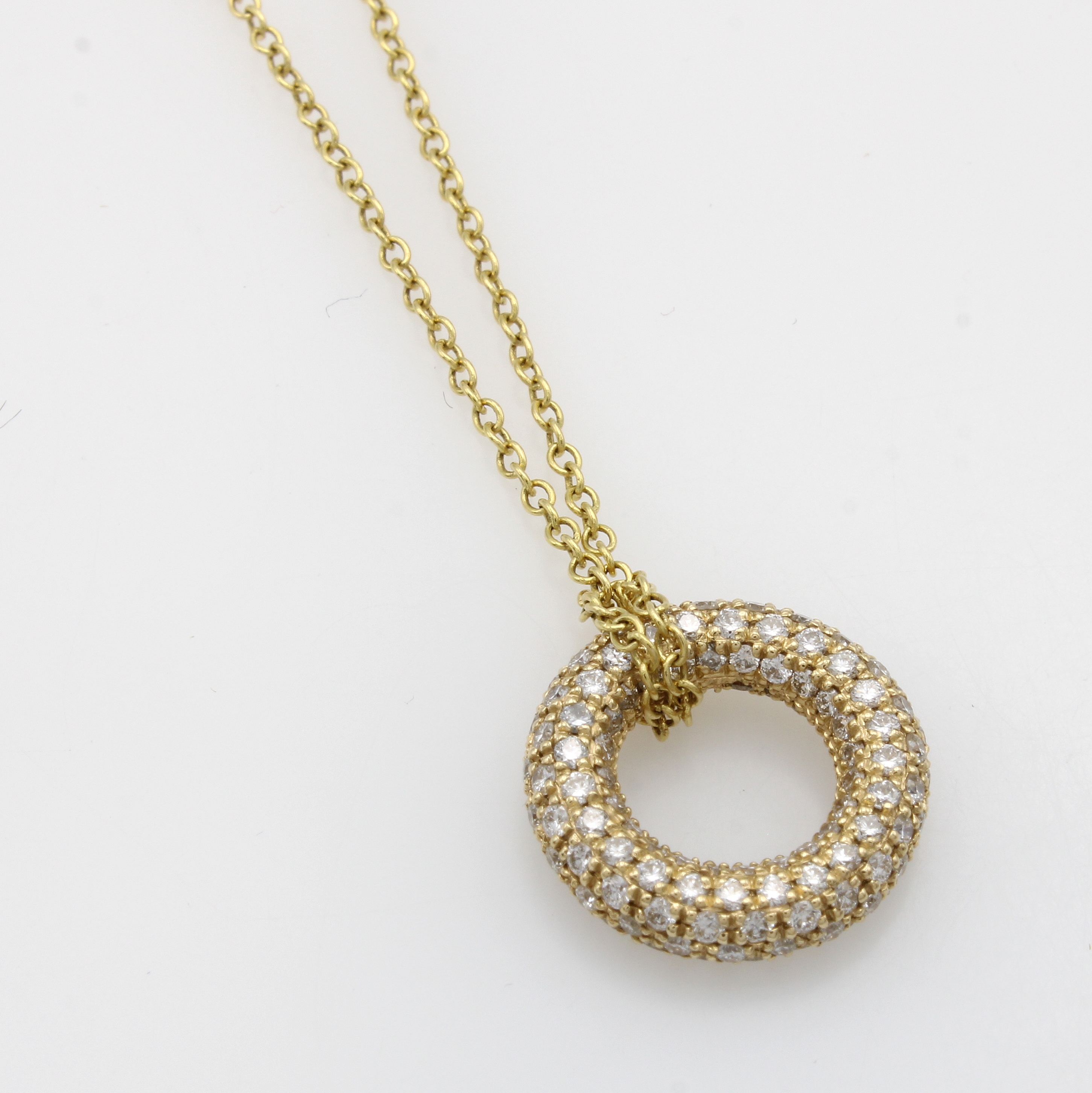 Image 27072069 - Anhänger mit Brillanten an Kette, GG 585/000, Ringform, rundum bes. m. Brill. zus. ca. ...