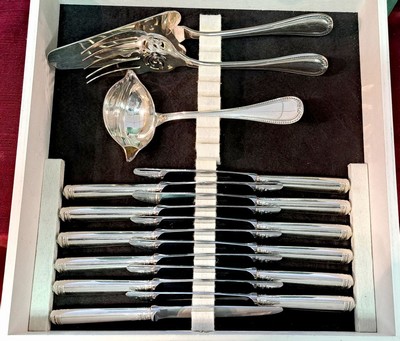 27072081e - Christofle-Besteck, 109 Teile, Paris, für 12 Personen, versilbert, Malmaison, 12 ...