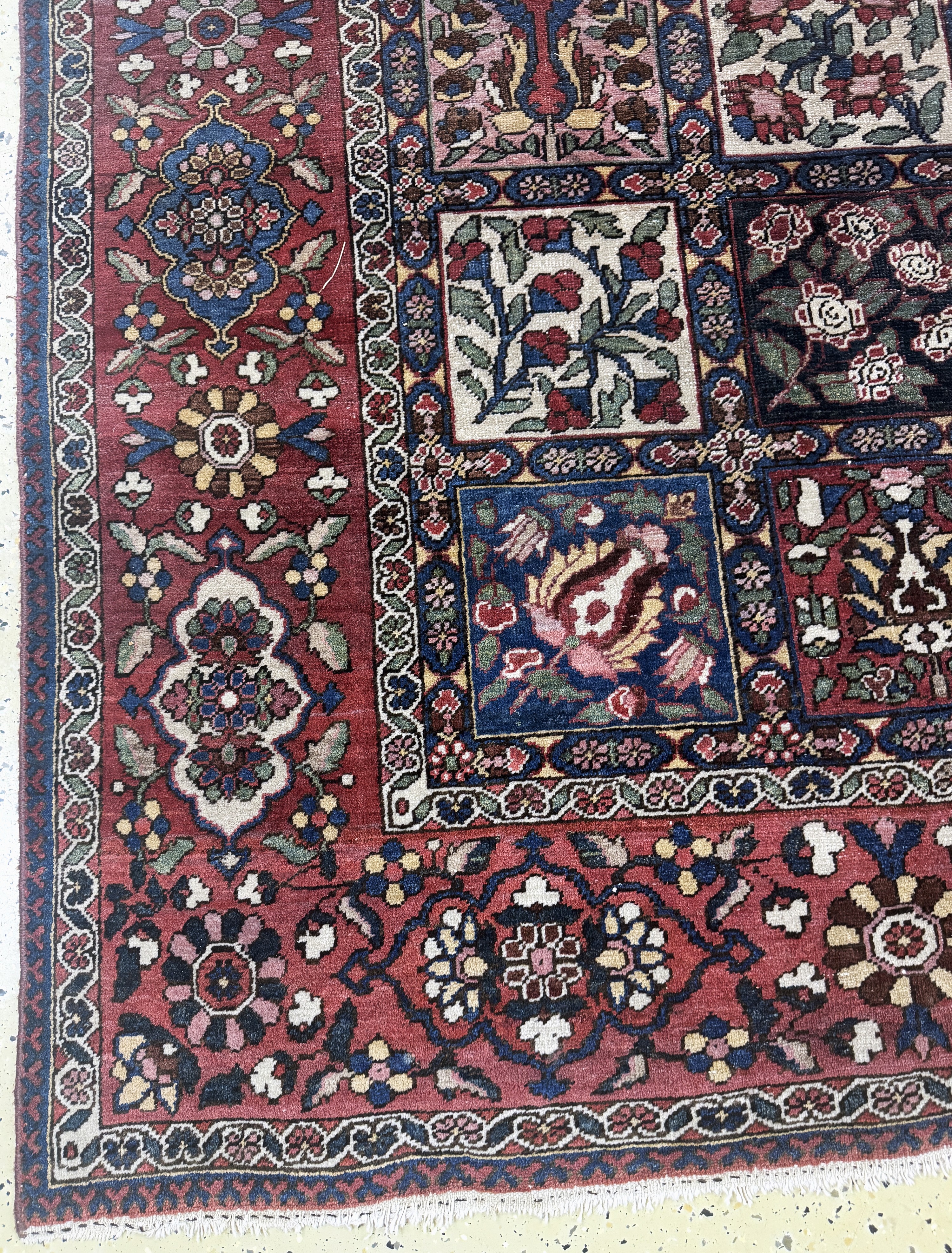 Detail b: Bachtiar, Persien, Mitte 20.Jhd, Wolle auf Baumwolle, ca. 310 x 215 cm, EHZ: 2-3