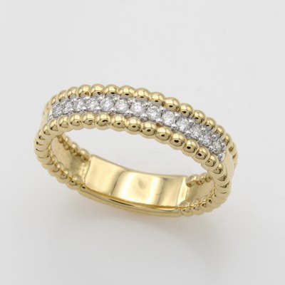 27072108a - Ring mit Brillanten, GG 750/000, 3-rhg. Optik, m. Goldkügelchen, Brill. mittig gef. ...