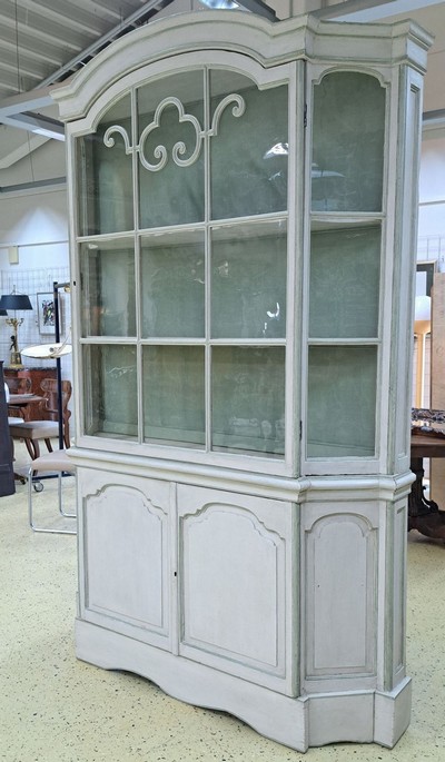 27072150b - Barocke Aufsatzvitrine, Frankreich, um 1760/80, Fichte, weiß gefasst mit mintgrünen ...