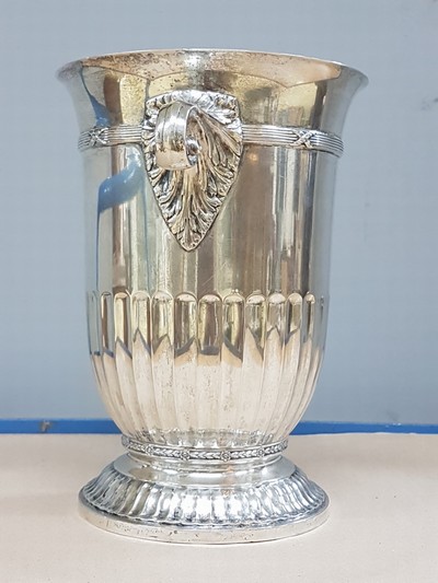 27072167b - Sektkühler, Josef Lutz, um 1910, 800er Silber, ca. 1680gr. Doppelhenkel, elegante Form, ...