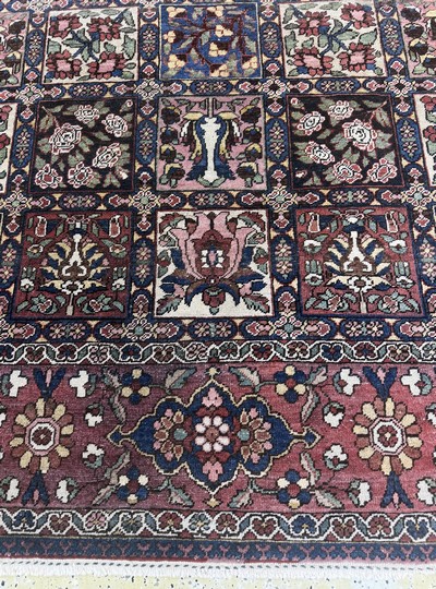 27072195f - Bakhtiar, Persia, mid-20th century, wool on cotton, approx. 310 x 215 cm, condition: 2-3. ...