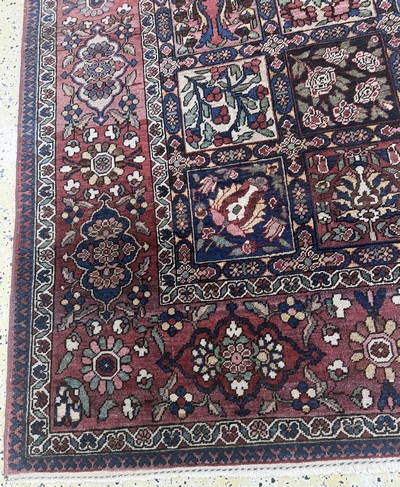 27072195g - Bakhtiar, Persia, mid-20th century, wool on cotton, approx. 310 x 215 cm, condition: 2-3. ...