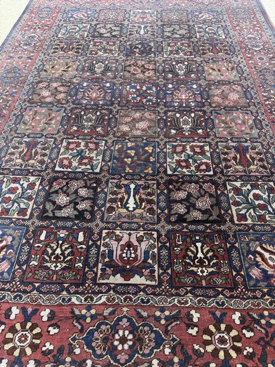 27072195h - Bakhtiar, Persia, mid-20th century, wool on cotton, approx. 310 x 215 cm, condition: 2-3. ...