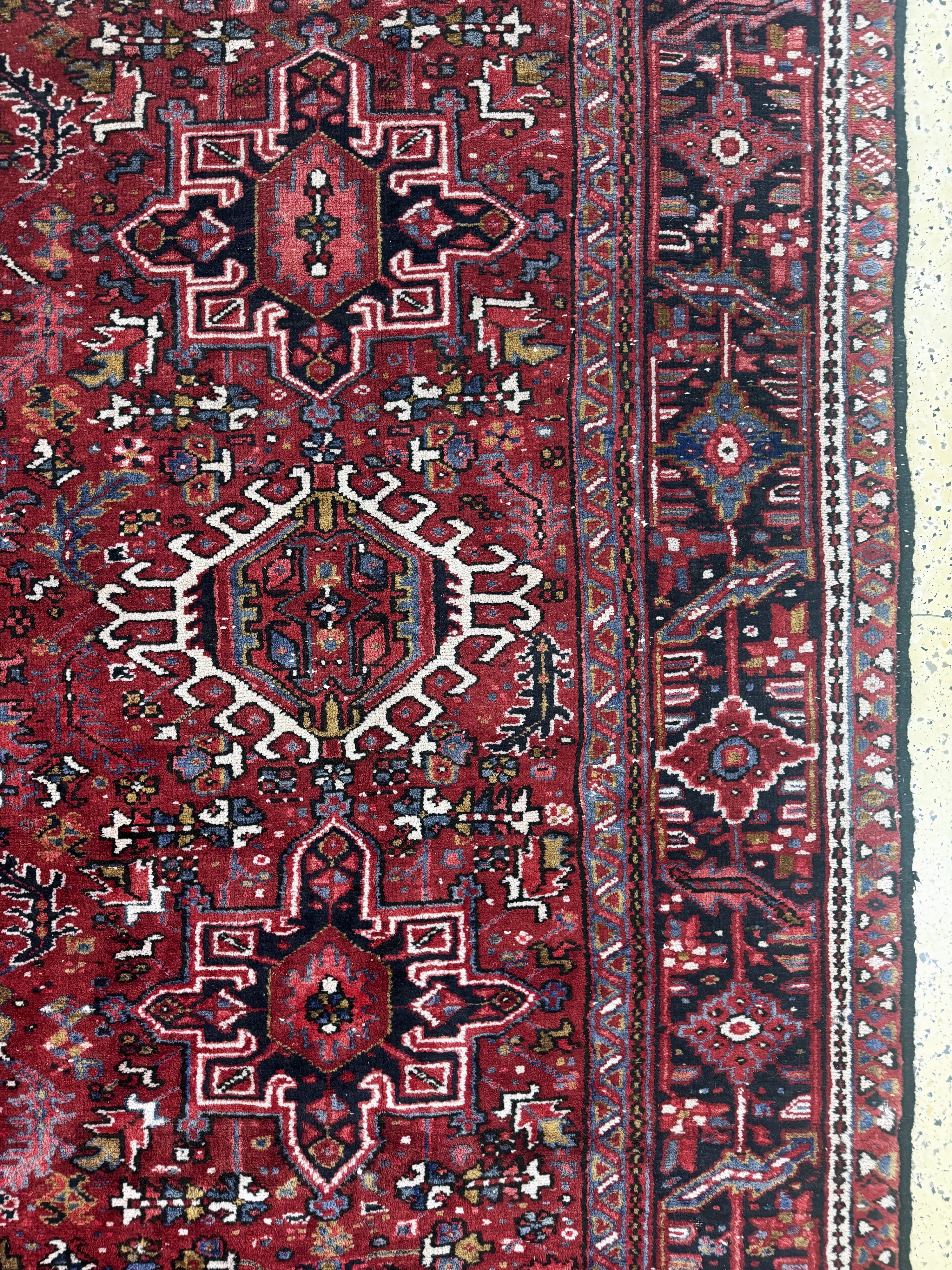 Detail e: Garadjeh, Persien, Anfang 20.Jhd, Wolle aufBaumwolle, ca. 335 x 245 cm, EHZ: 2
