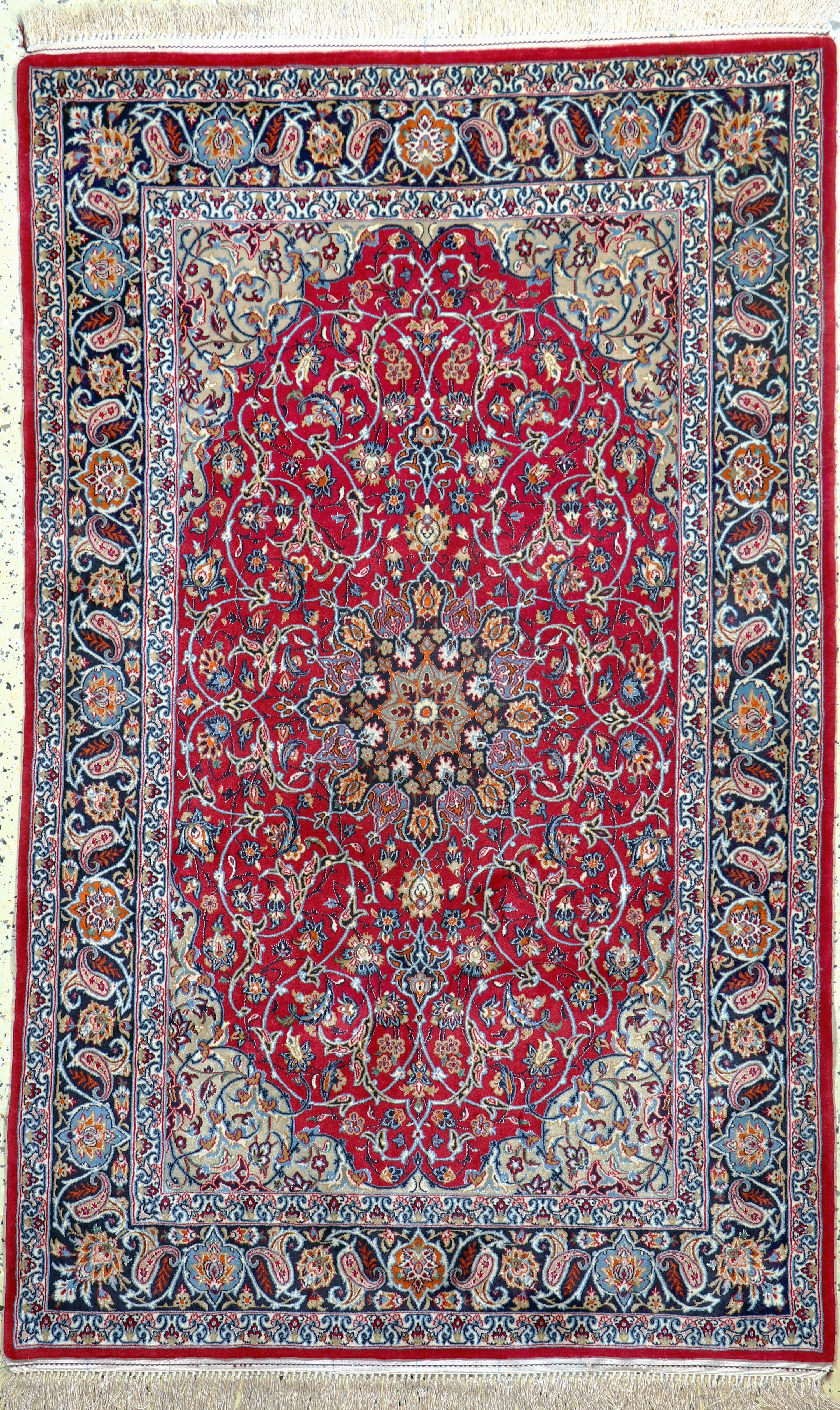 Image 27072230 - Esfahan fein, Persien, Ende 20.Jhd, Korkwolle mit und auf Seide, ca. 170 x 110 cm,ca. ...