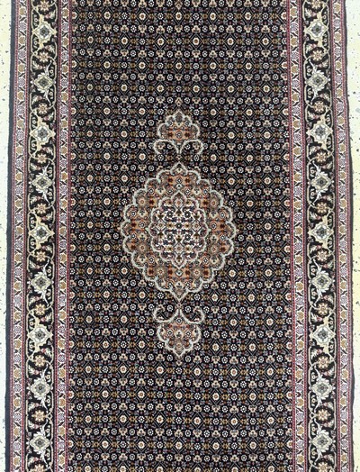 27072206b - Täbriz fein(50 Raj), Persien, Ende 20.Jhd, Korkwolle mit Seide, ca. 385 x 82 cm, ca. ...
