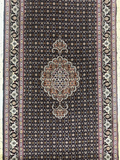 27072206c - Täbriz fein(50 Raj), Persien, Ende 20.Jhd, Korkwolle mit Seide, ca. 385 x 82 cm, ca. ...