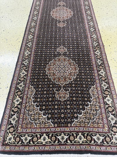 27072206f - Täbriz fein(50 Raj), Persien, Ende 20.Jhd, Korkwolle mit Seide, ca. 385 x 82 cm, ca. ...