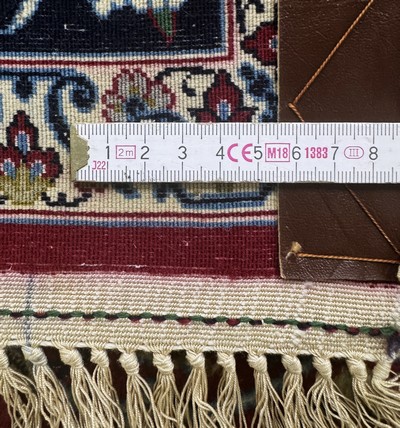 27072230e - Esfahan fein, Persien, Ende 20.Jhd, Korkwolle mit und auf Seide, ca. 170 x 110 cm,ca. ...