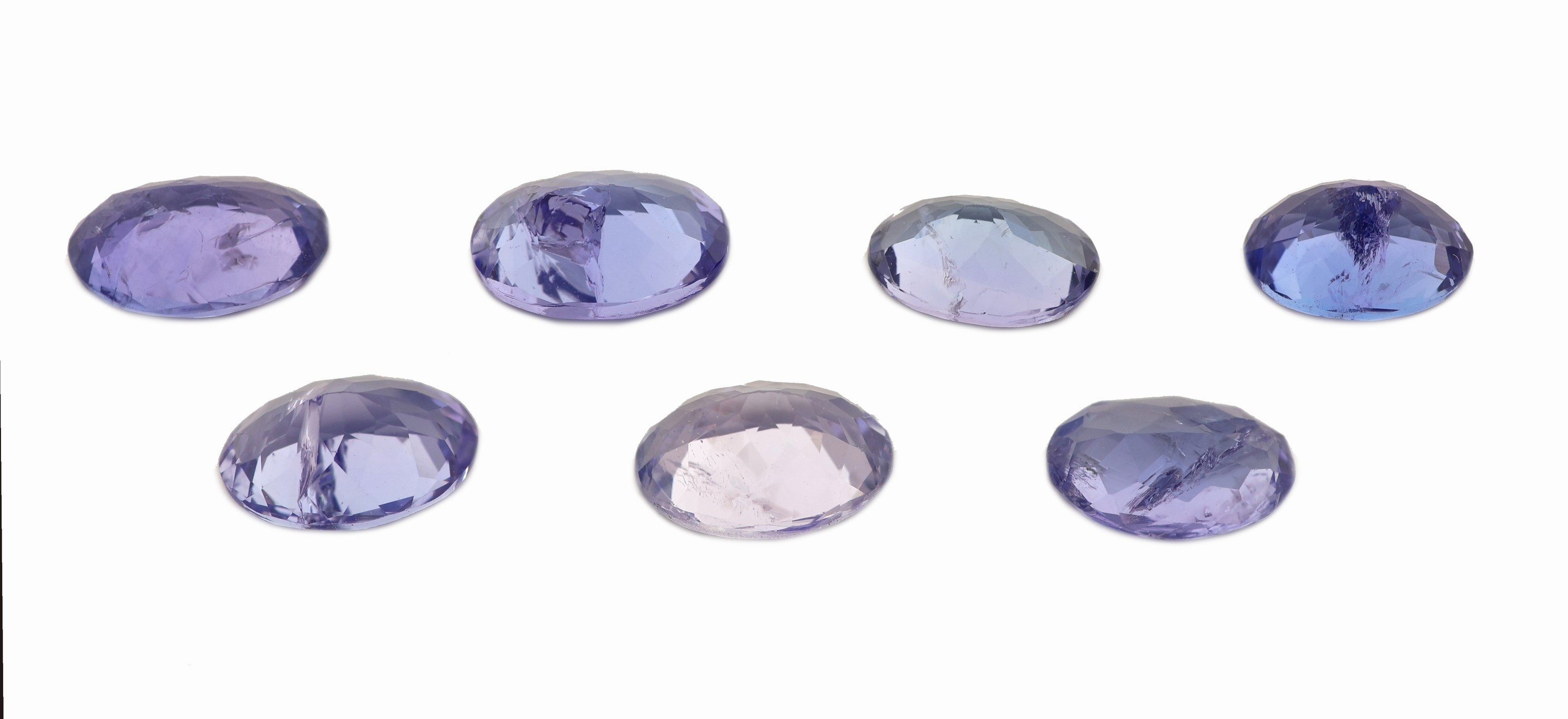 Detail a: Lot 7 lose Tansanite, zus. ca. 5.90 ct, ovalfacett. in versch. Größen und Farbnuancen
