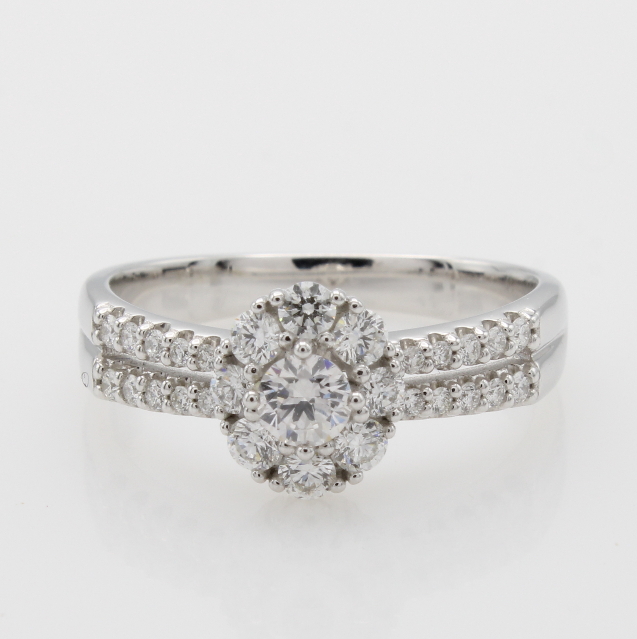 Image 27072803 - Ring mit Brillanten, WG 585/000, ovaler Ringkopf u. geteilte Ringschultern bes. m. ...