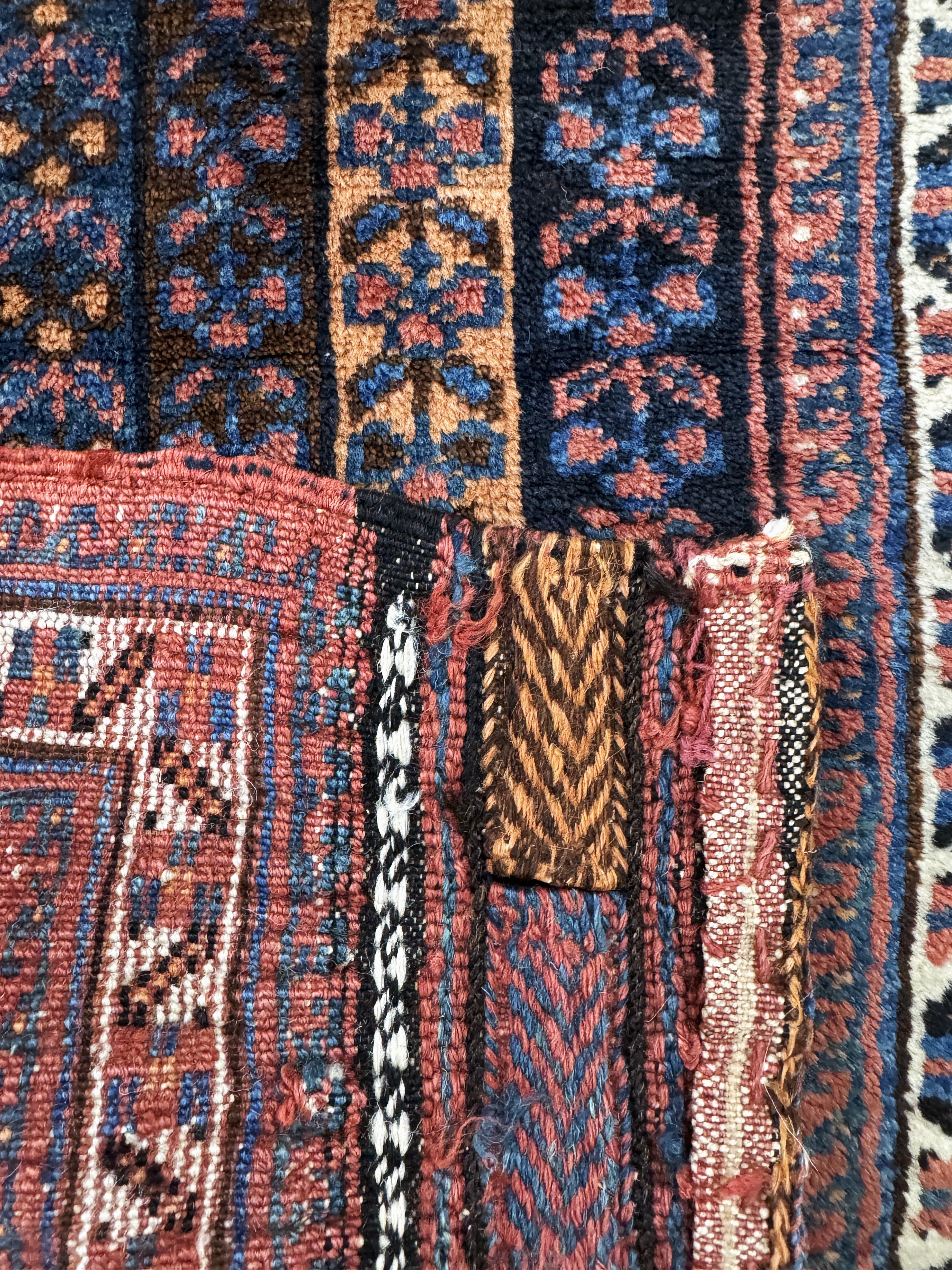 Detail c: 2 Lots Taschenfront antik, Persien, 19.Jhd,Wolle auf Wolle, ca. 60 x 55 cm, EHZ: 3