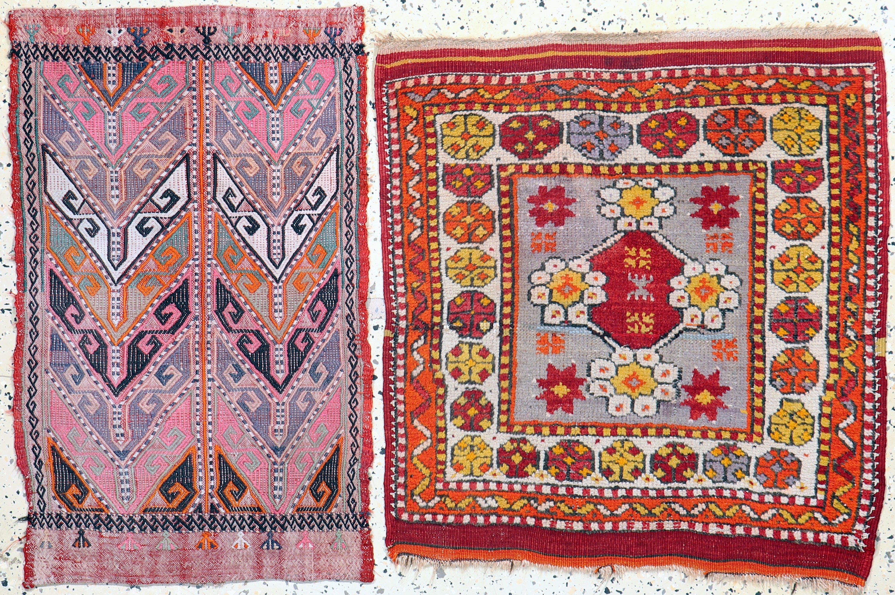 Image 27072820 - 2 Lots Taschenfront antik, Türkei, um 1900,Wolle auf Wolle, ca. 80 x 70 cm, EHZ: 3 ...