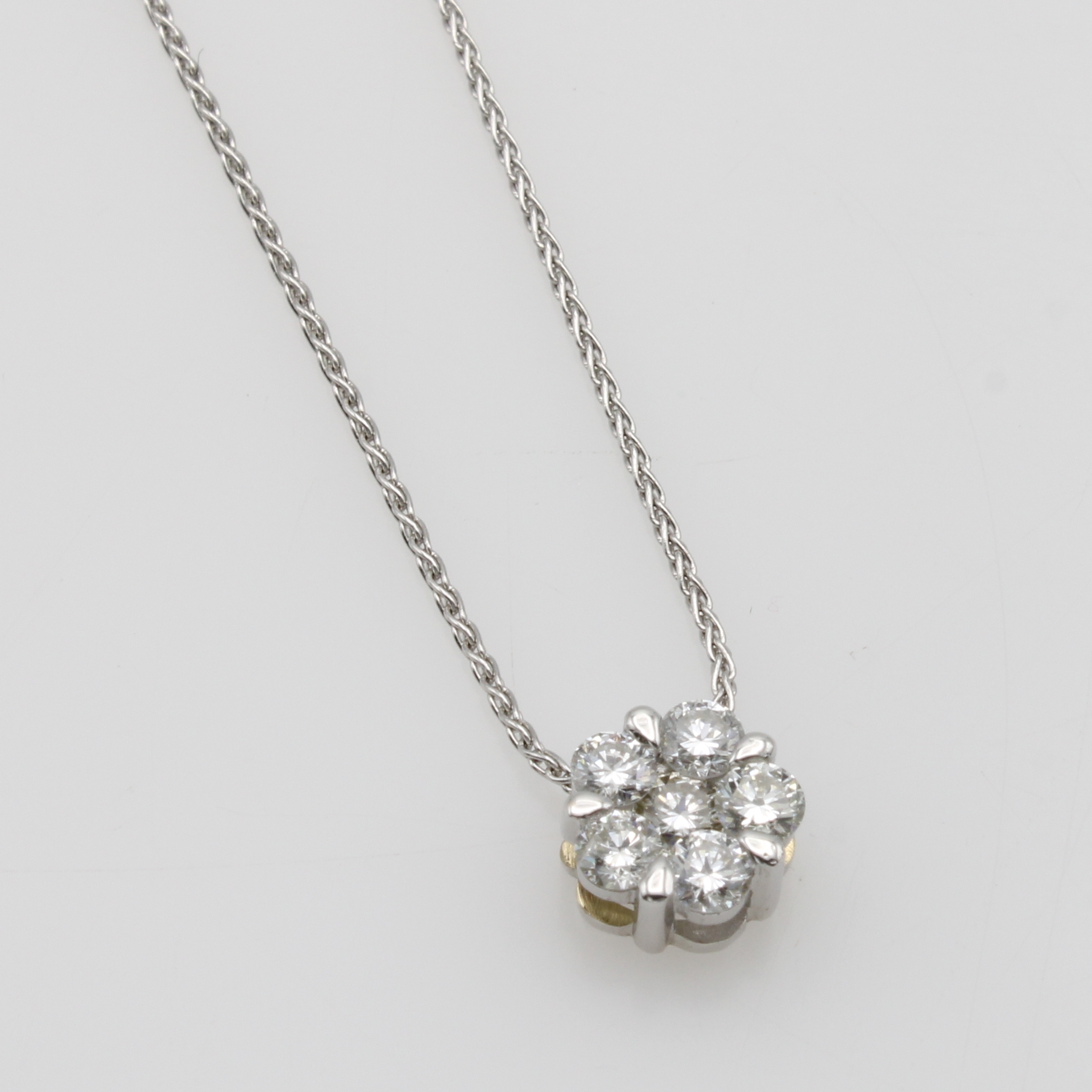 Image 27072821 - Anhänger mit Brillanten an Kette, WG 585/000, Blütenform, Brill. zus. ca. 0.30 ct ...