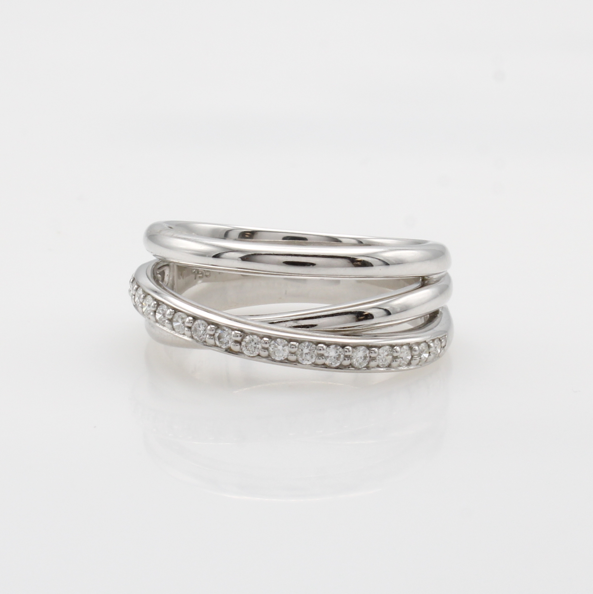 Image 27072839 - Ring mit Brillanten, WG 750/000, 17 Brill. zus. ca. 0.22 ct Weiß/si in einer Reihe ...