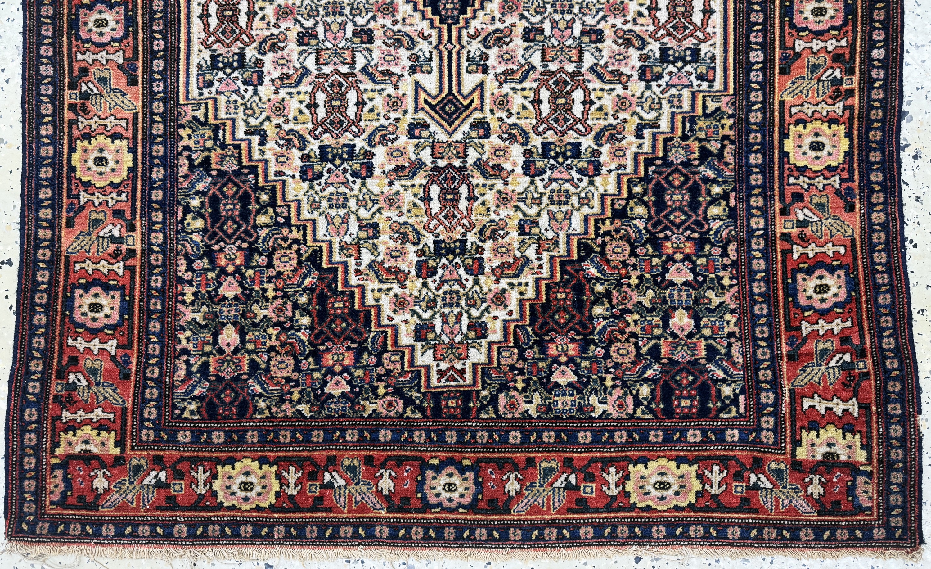 Detail b: Senneh fein antik, Persien, 19.Jhd, Wolle auf Baumwolle, ca. 145 x 105 cm, EHZ: 3