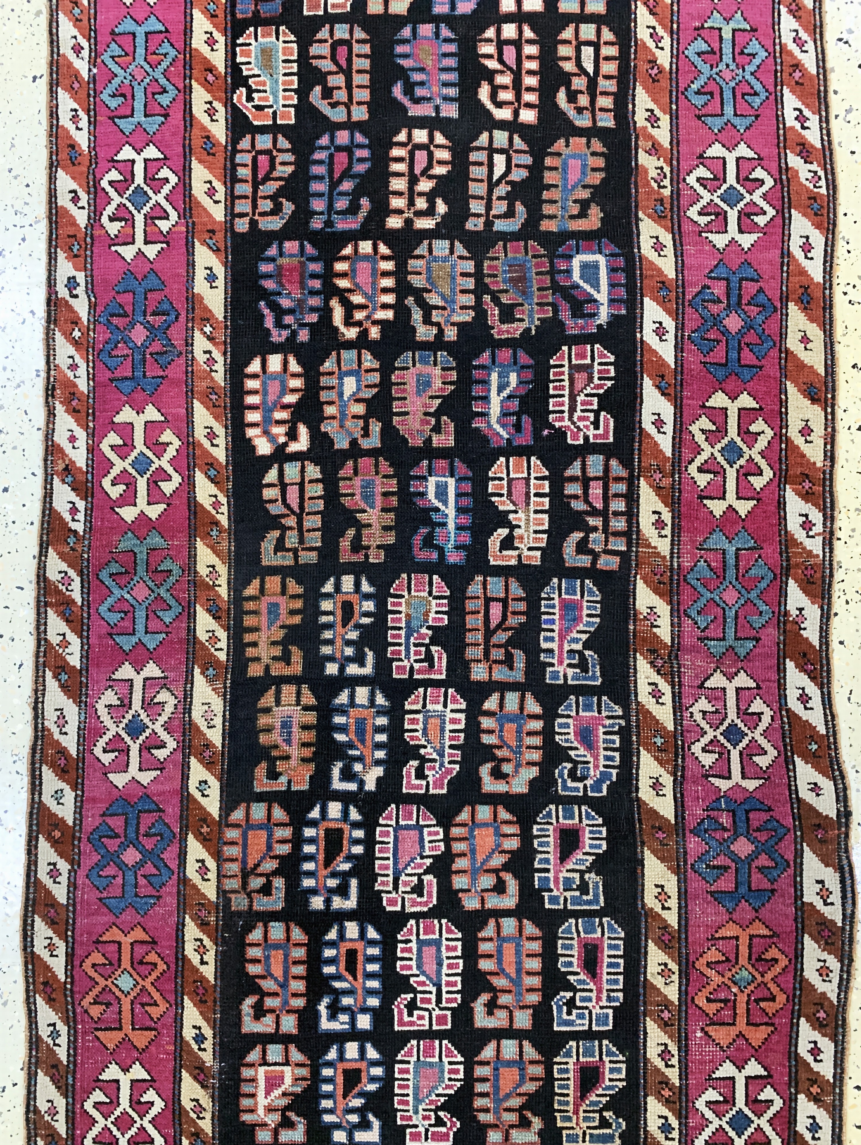 Detail b: Antiker Karabagh Kazak, Kaukasus, 19.Jhd, Wolle auf Wolle, ca. 270 x 95 cm, EHZ: 3